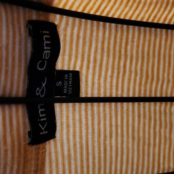Kim & Cami size large pinstriped blouse - Picture 4 of 7